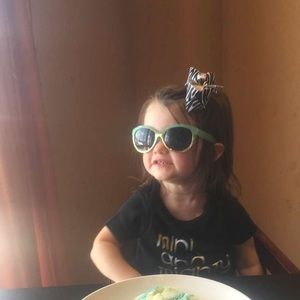 Meet your Posher, Tia